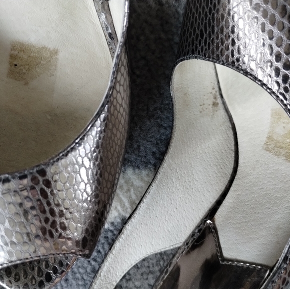 Michael Kors "York" Embossed Peep Toe Slingback Heels Metallic Pewter/Gunmetal - Picture 12 of 12